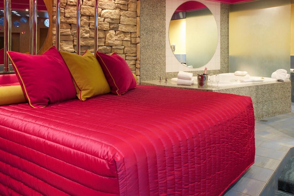 Le Chabrol & Hotel Montreal
