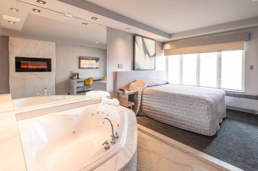 Hotel Le Chabrol & 3*